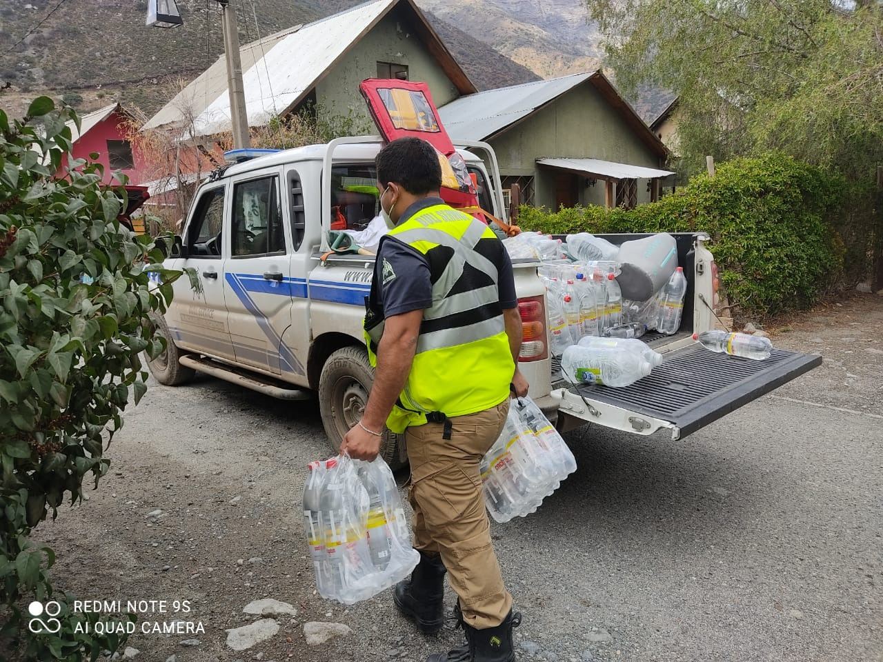 Entrega de agua y suministros: Distribución de ayuda en sectores de difícil acceso