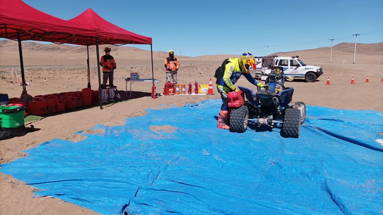 Asistencia técnica en terreno: Soporte a vehículos y pilotos en el área de servicio